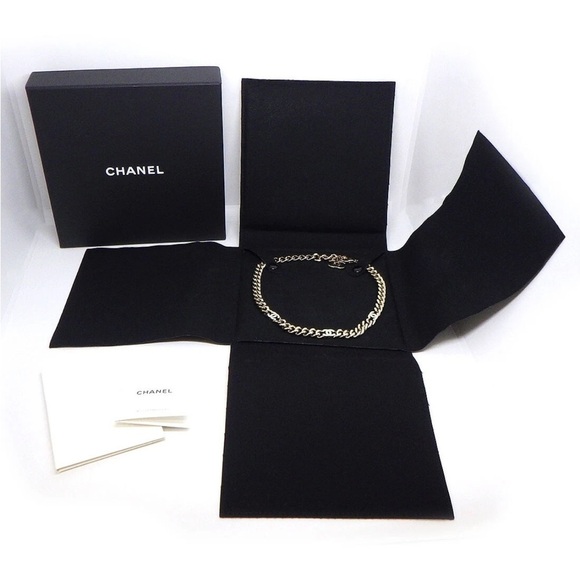 CHANEL 2022 Enamel CC Choker Necklace - Picture 9 of 10